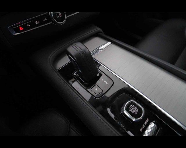 VOLVO XC90 B5 (d) AWD Geartronic Momentum Pro