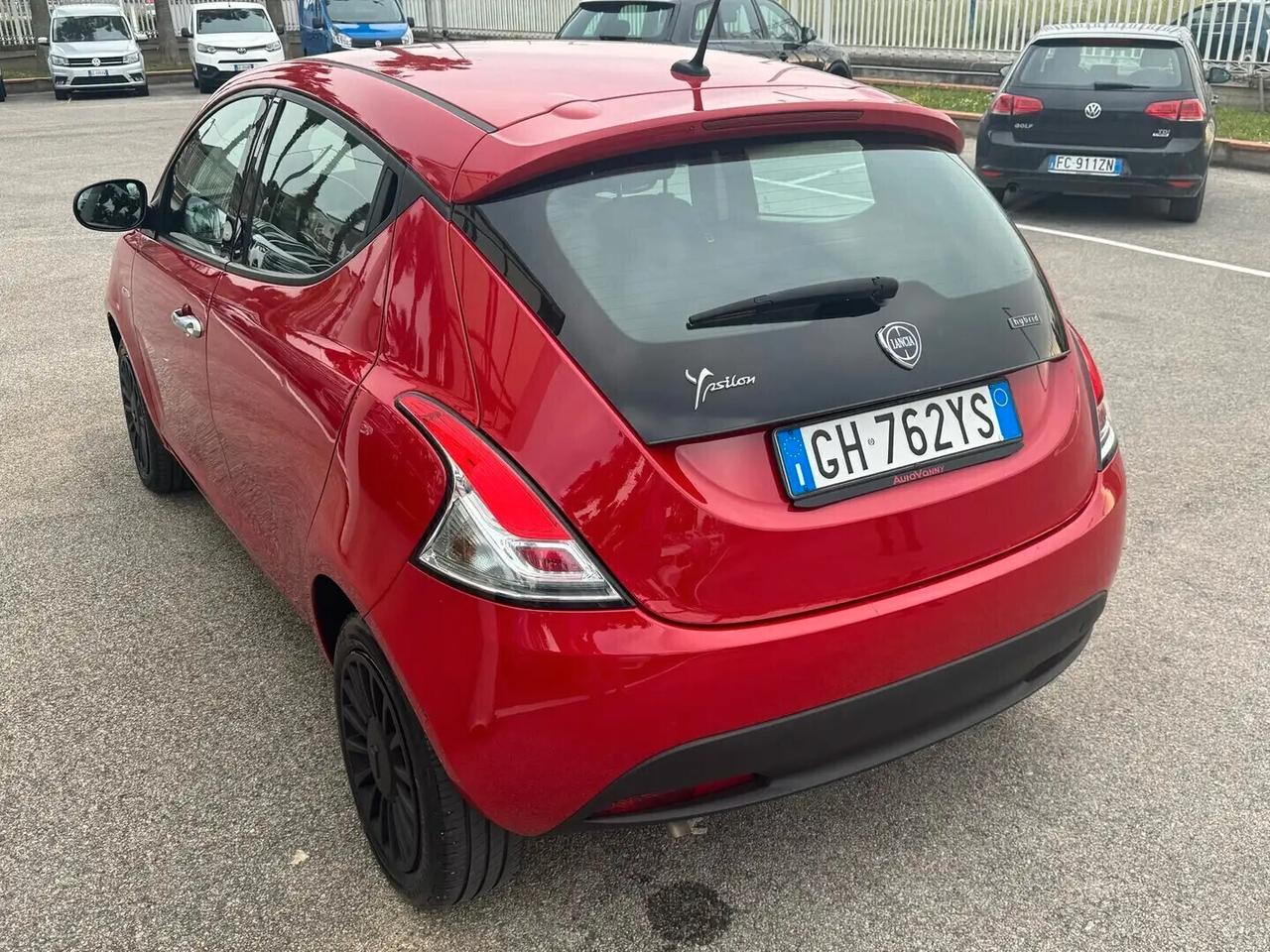 Lancia Ypsilon 1.0 FireFly 5 porte S&S Hybrid Ecochic Silver