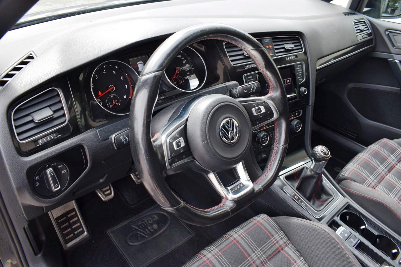 Volkswagen Golf GTI 2.0 220cv 5p TETTO APRIBILE + KIT INVERNO