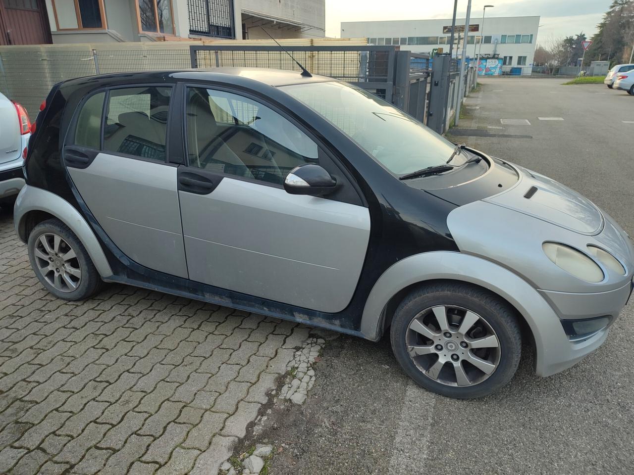 SMART FORFOUR BENZINA TETTO PANORAMICO X NEOPATENTATI