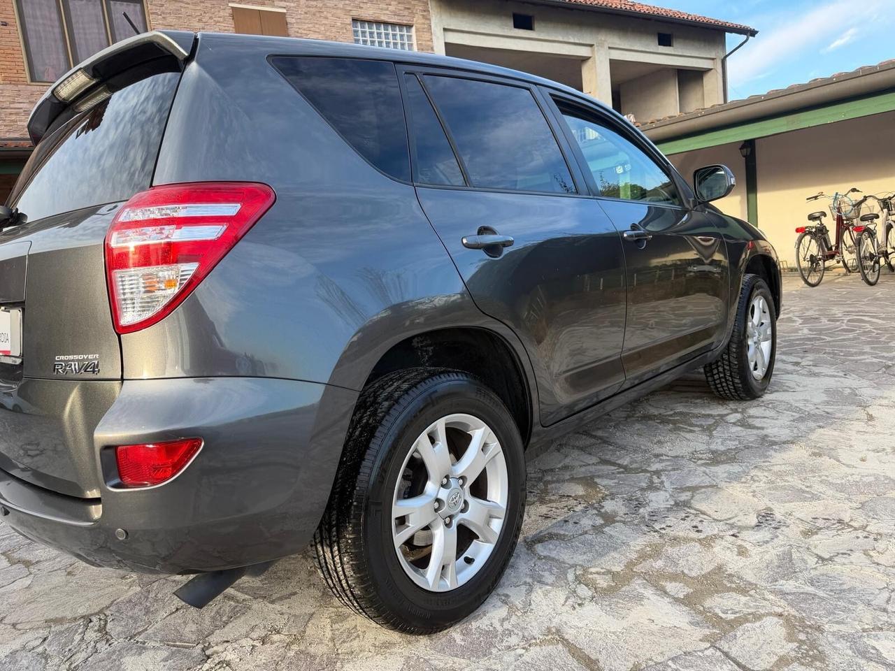 Toyota RAV4 2.2 D-4D 150 CV DPF Luxury