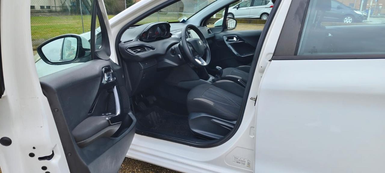 Peugeot 208 1.4 HDi 68 CV 5 porte Allure