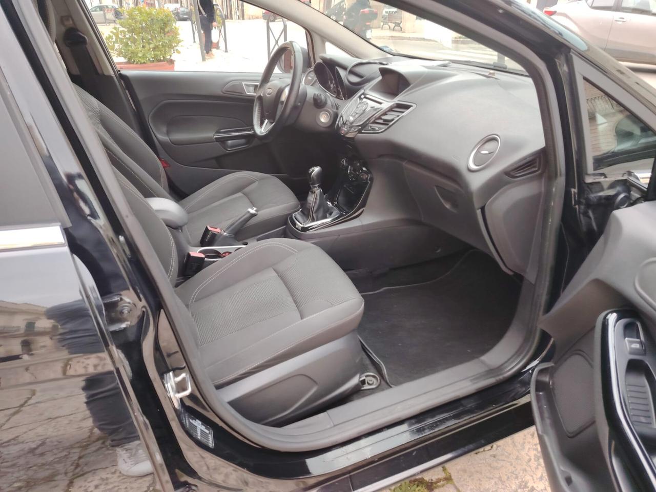 Ford Fiesta 1.5 TDCi 75CV 5 porte Titanium