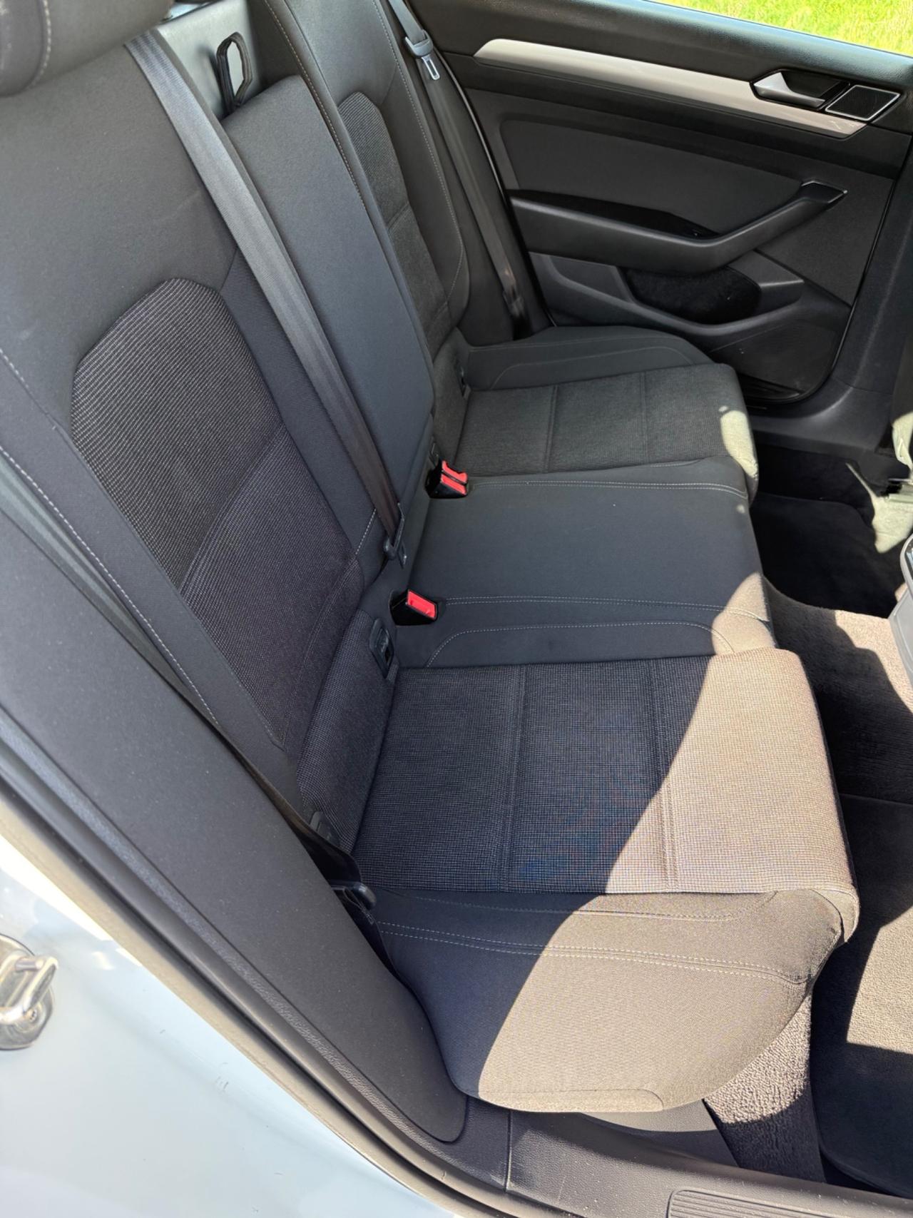 Volkswagen Passat Variant 1.6 TDI DSG Comfortline BlueMotion Tech.