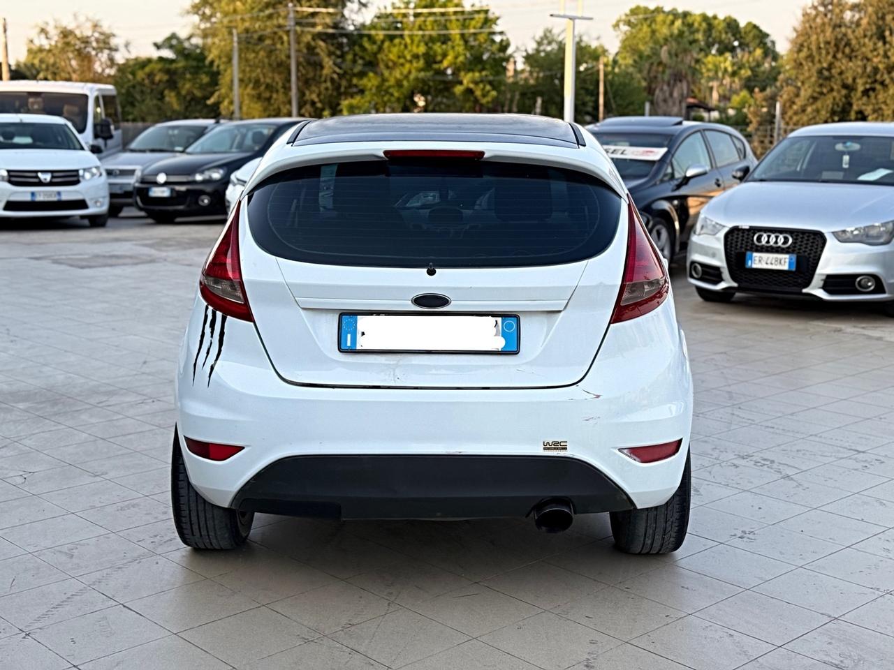 Ford Fiesta 1.4 TDCi 68CV 5 porte Titanium Garanzia 12 Mesi