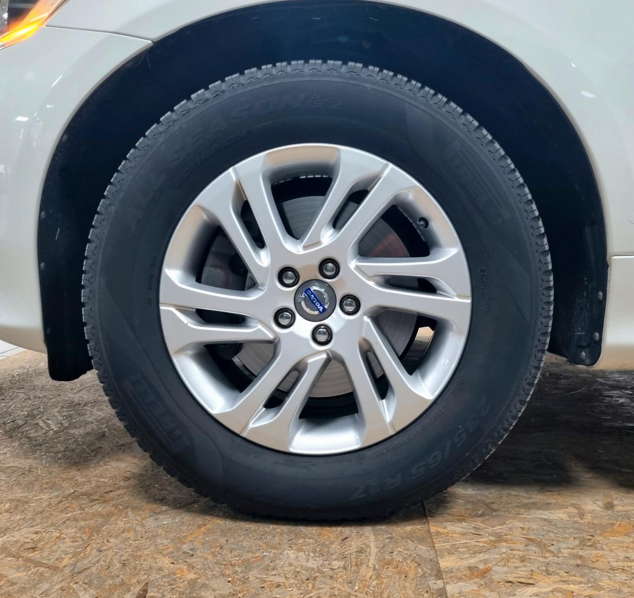 VOLVO XC60 D4 GEATRONIC MOMENTUM 181CV
