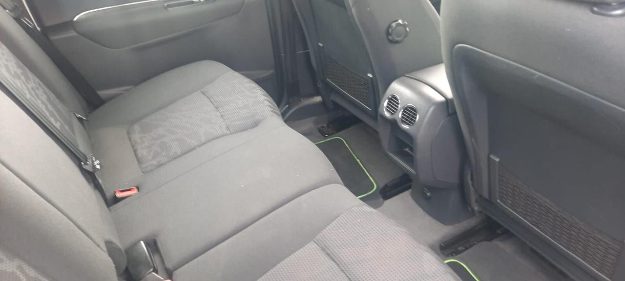 Peugeot 3008 1.6 HDi 112CV Access