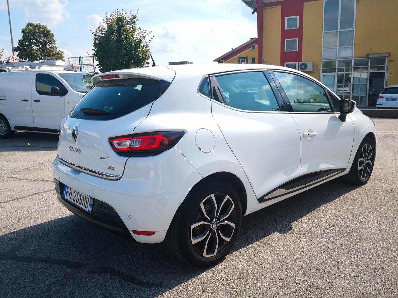 Renault Clio dCi 8V 90CV EDC Start&Stop 5 porte Energy Intens