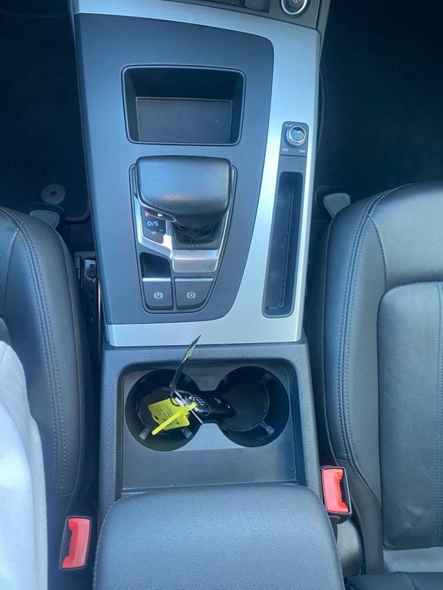 AUDI Q5 40 TDI quattro Business Advanved FARI MATRIX