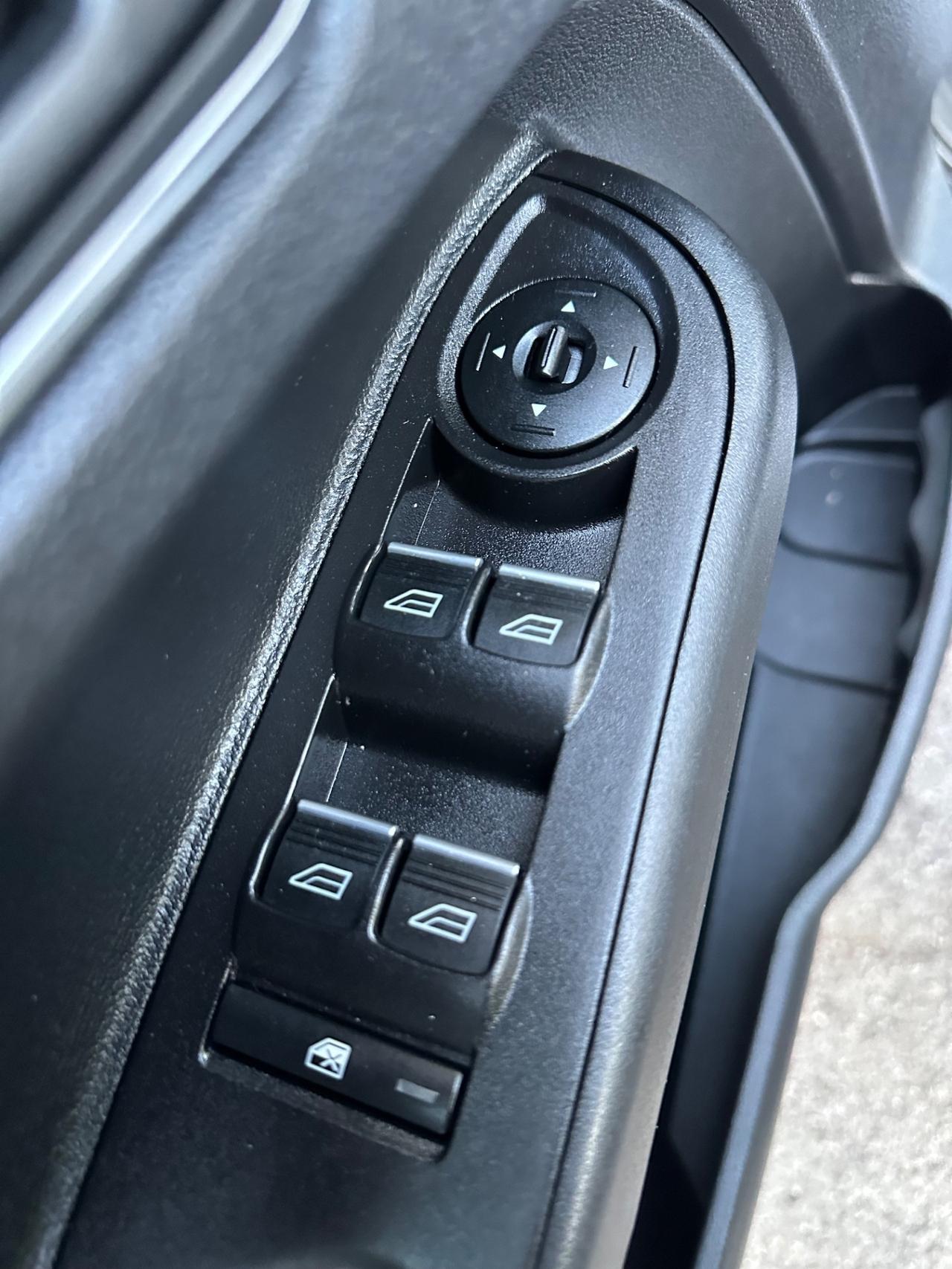 Ford B-Max 1.6 TDCi 95cv Individual