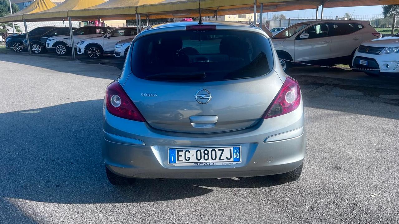 Opel Corsa 1.2 3 porte Club