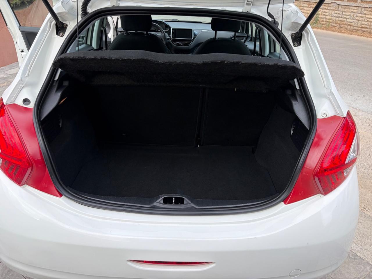 Peugeot 208 1.2 benzina 2014