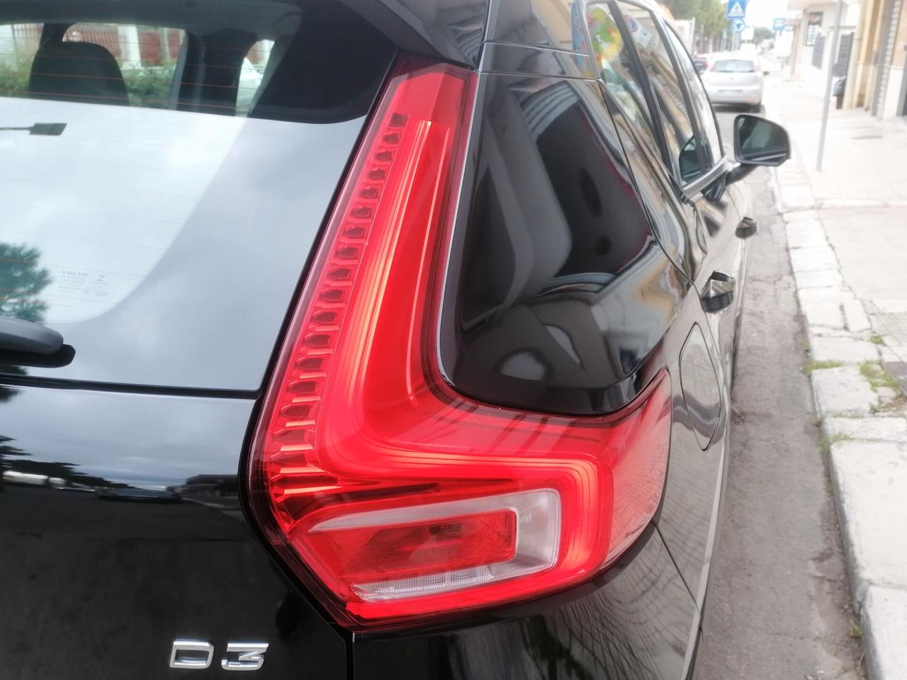 Volvo XC40 D3 Momentum NAVI CAMERA LED PELLE 2020