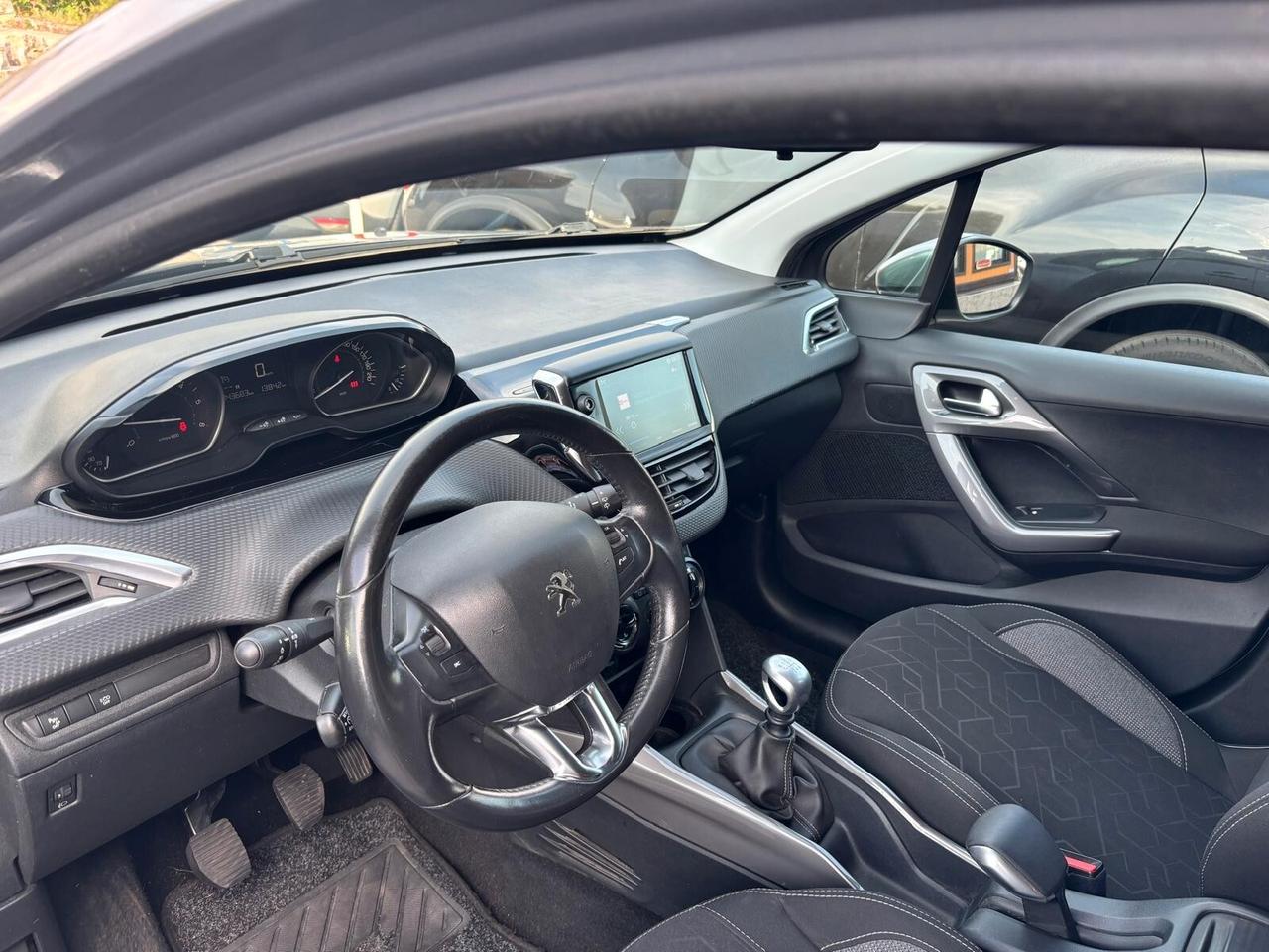 Peugeot 2008 BlueHDi 100 S&S Allure