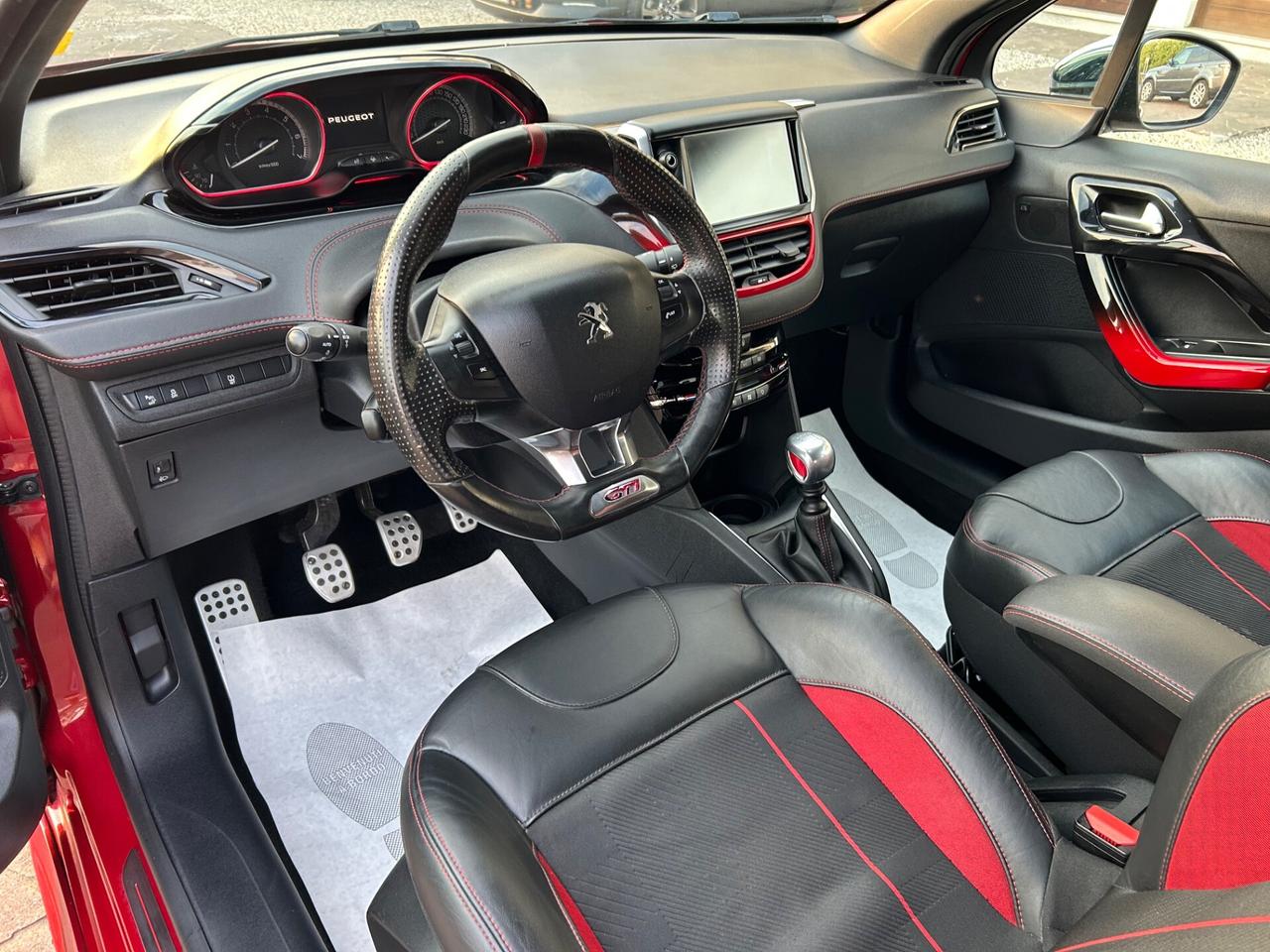 Peugeot 208 GTi - 2015 1.6 THP 200 CV 77.000 KM