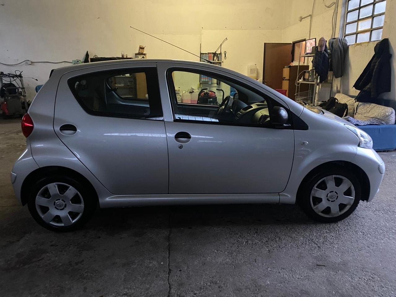 Toyota Aygo 1.0 12V VVT-i 5 porte Now neopatentati