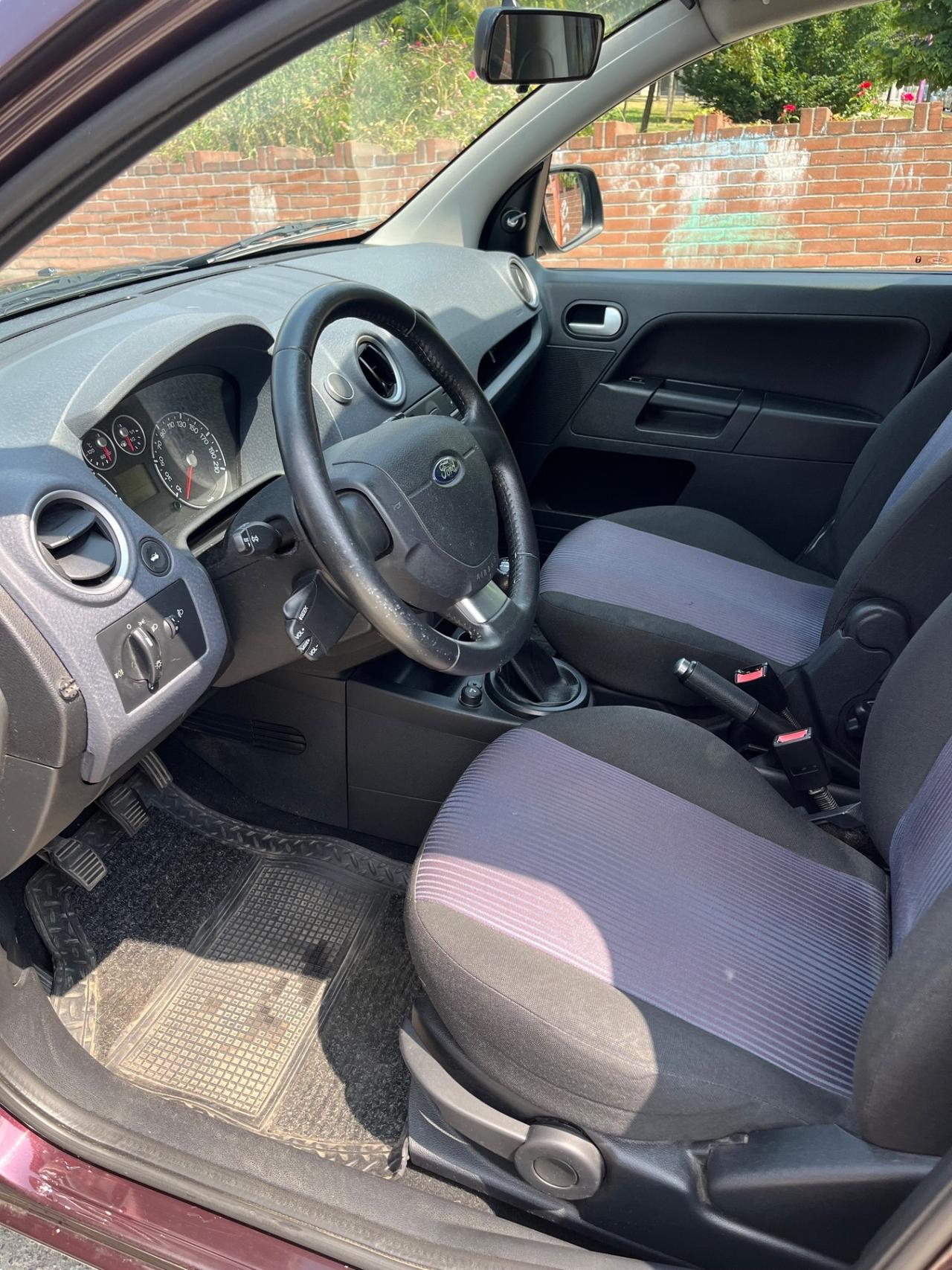 Ford Fusion UAV 1.6 16V 5p.