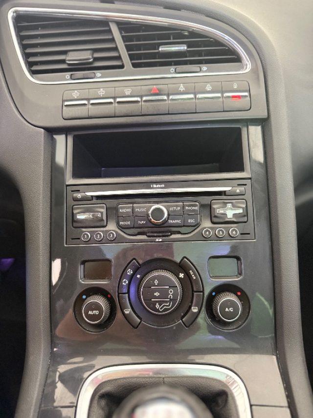 PEUGEOT 5008 1.6 HDi 112CV Business