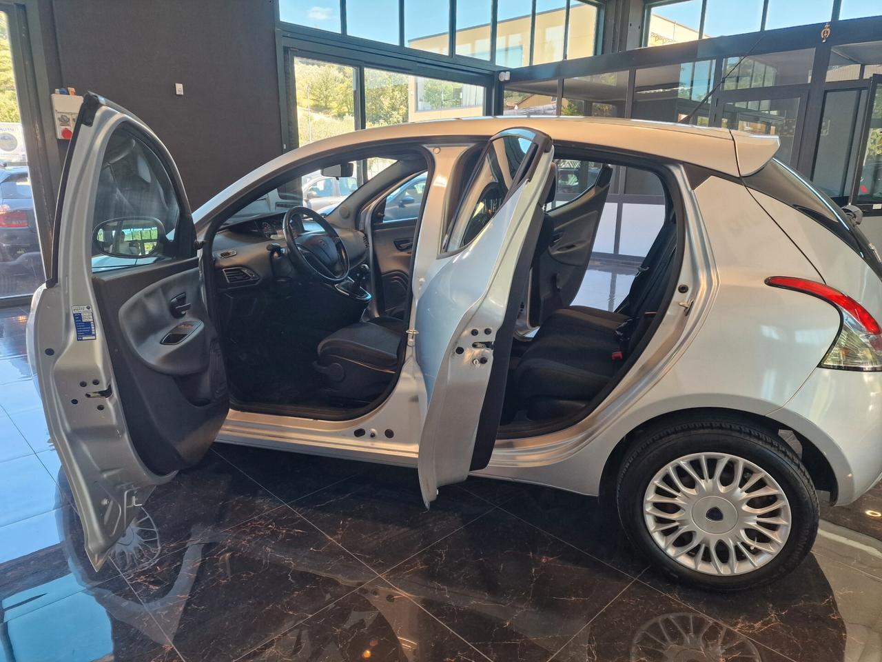 Lancia Ypsilon 1.2 BENZINA-GPL, 121 mila chilometri