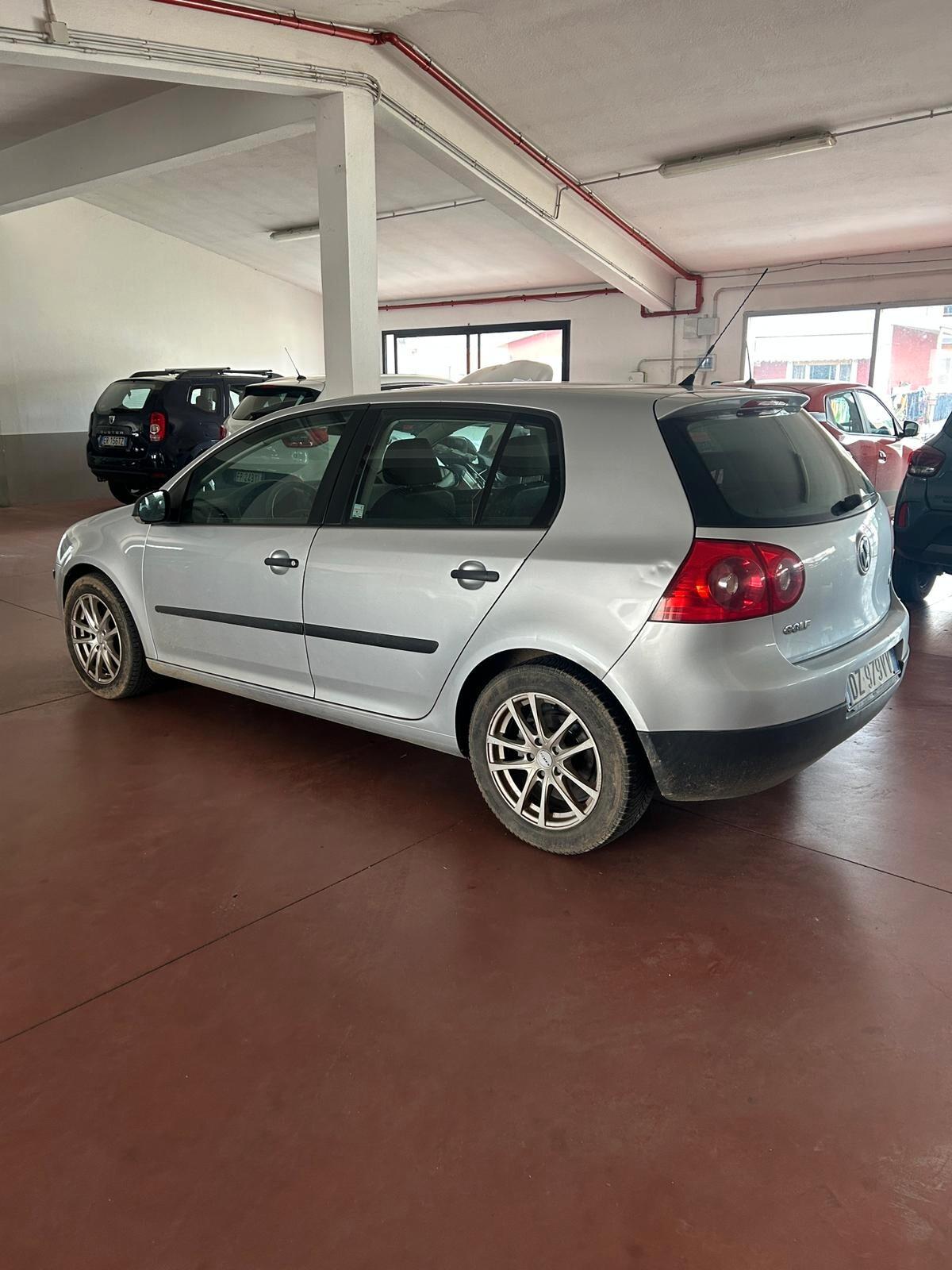 Volkswagen Golf 1.9 TDI DPF 5p. DSG GT Sport