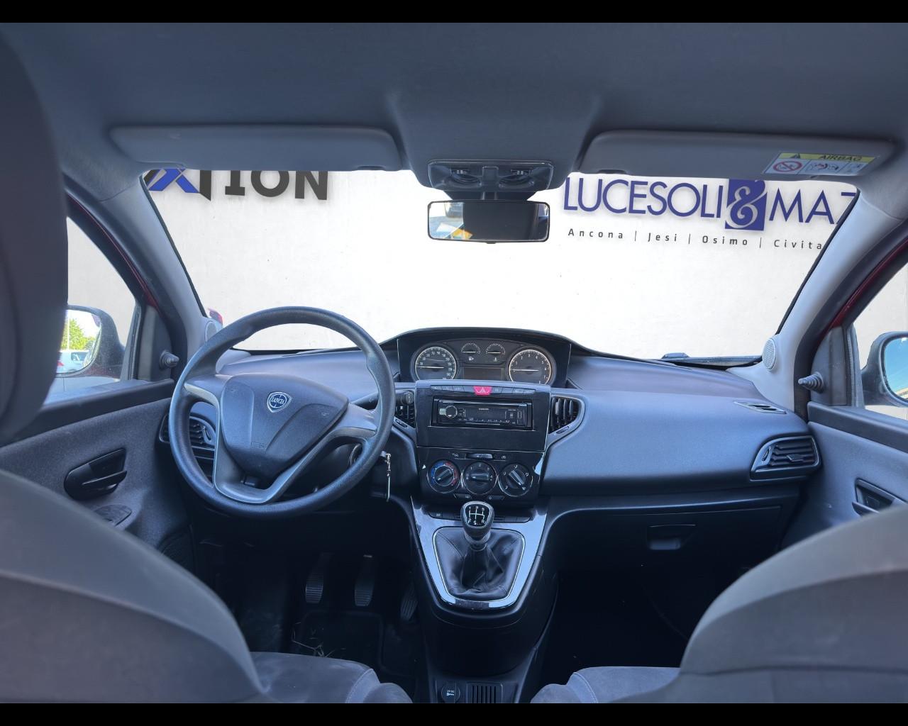 LANCIA Ypsilon 3ª serie - Ypsilon 1.2 69 CV 5 porte Silver