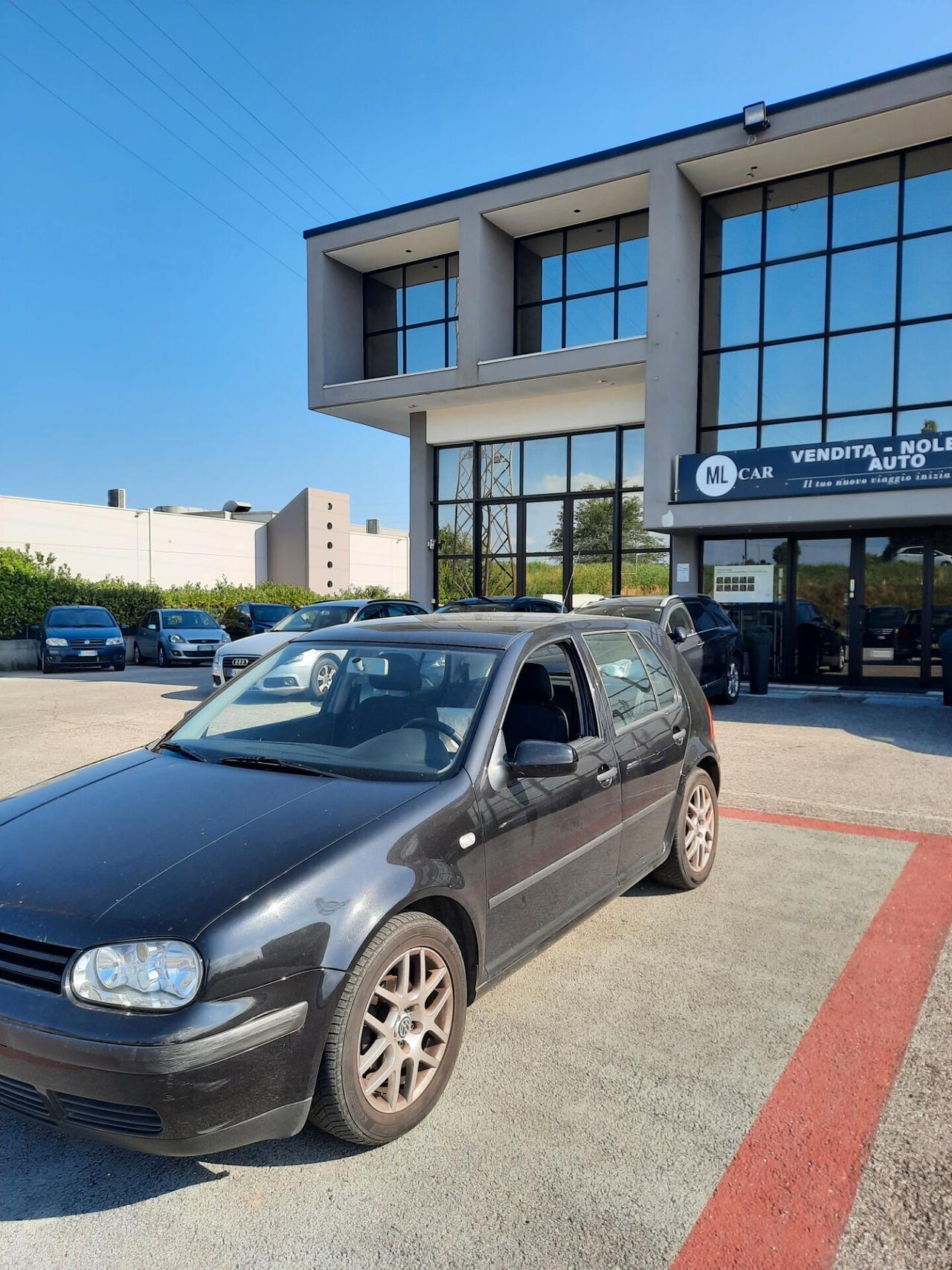 Volkswagen Golf 1.4 16V cat 5 porte Air Ok neopatentati