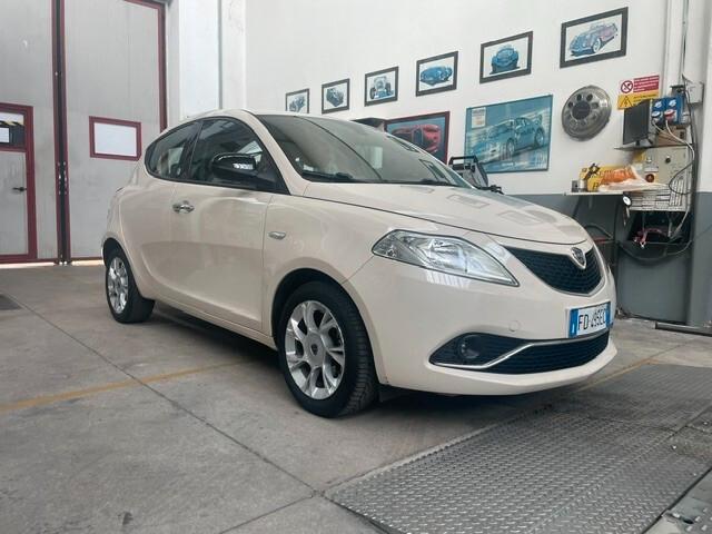 Lancia Ypsilon 1.2 69 CV 5 porte S&S Platinum Edition E6 Km 74.000