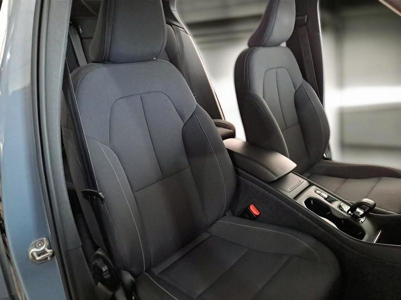 VOLVO XC40 T3 AUTOMATICO MOMENTUM PRO SUV