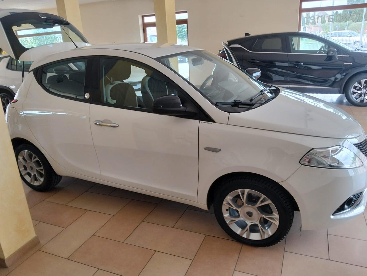 Lancia Ypsilon 1.2 69 CV 5 porte GPL Ecochic Gold