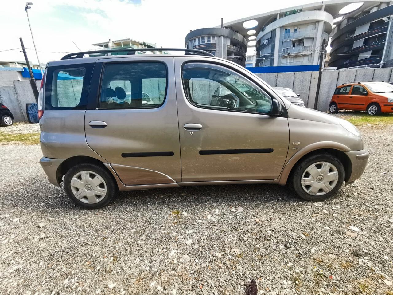 Toyota Yaris Verso 1.3i 16V cat Sol '03