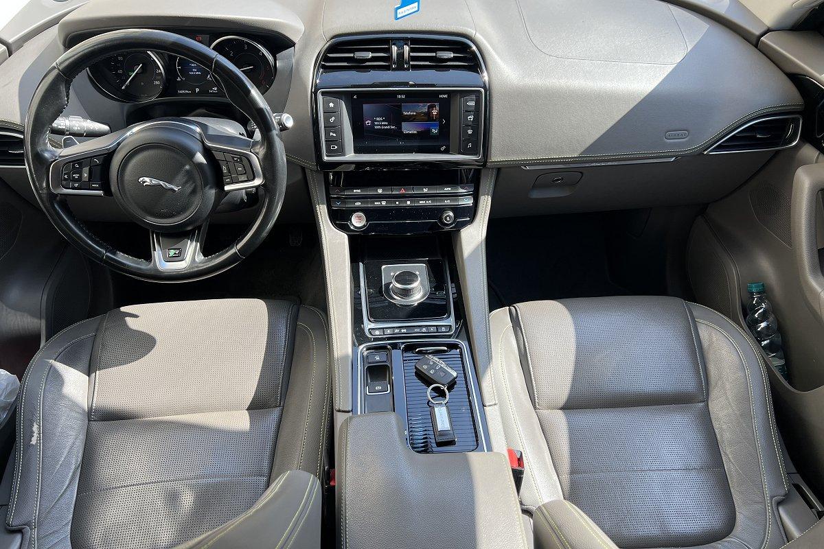 JAGUAR F-Pace 2.0 D 180 CV AWD aut. R-Sport