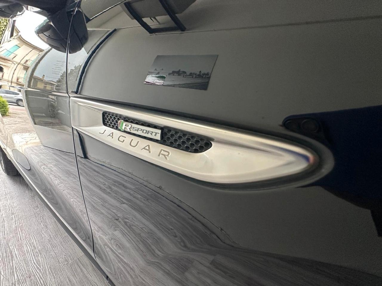 Jaguar F-Pace 2.0 D 180 CV AWD aut. R-Sport