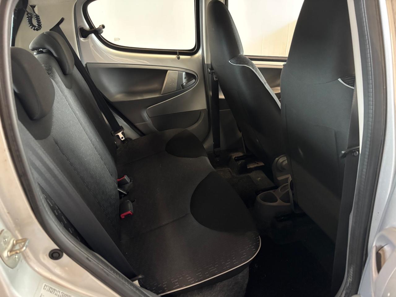 Peugeot 107 1.0 BENZINA 5 porte | OK NEOPATENTATI |