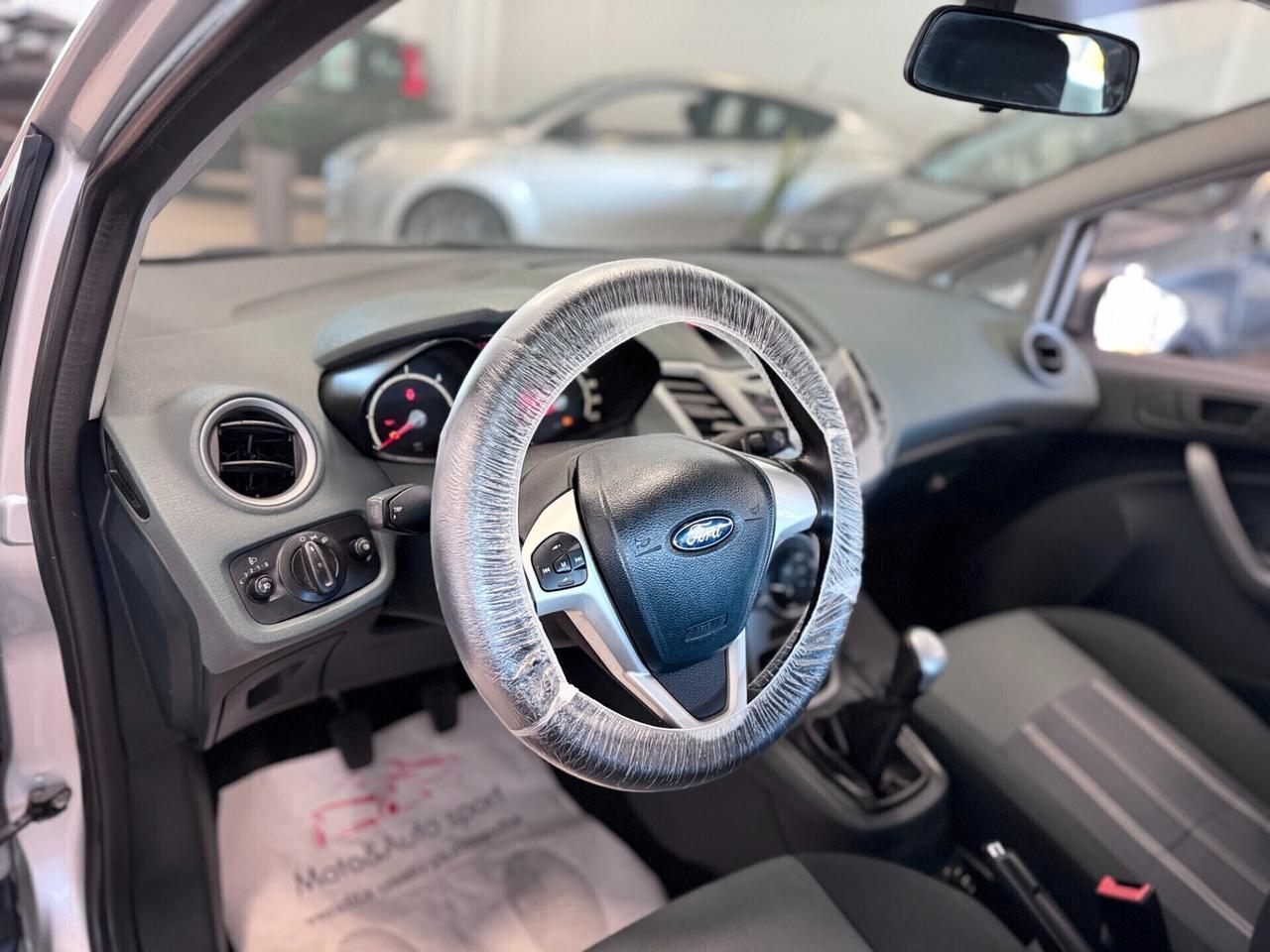 Ford Fiesta 1.4 TDCi 68CV 5 porte Titanium