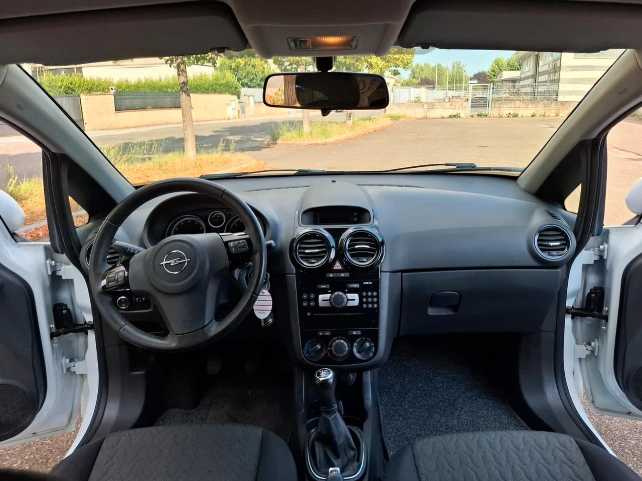 Opel Corsa 1.2 5 porte 2013 SOLAMENTE 99.000 KM