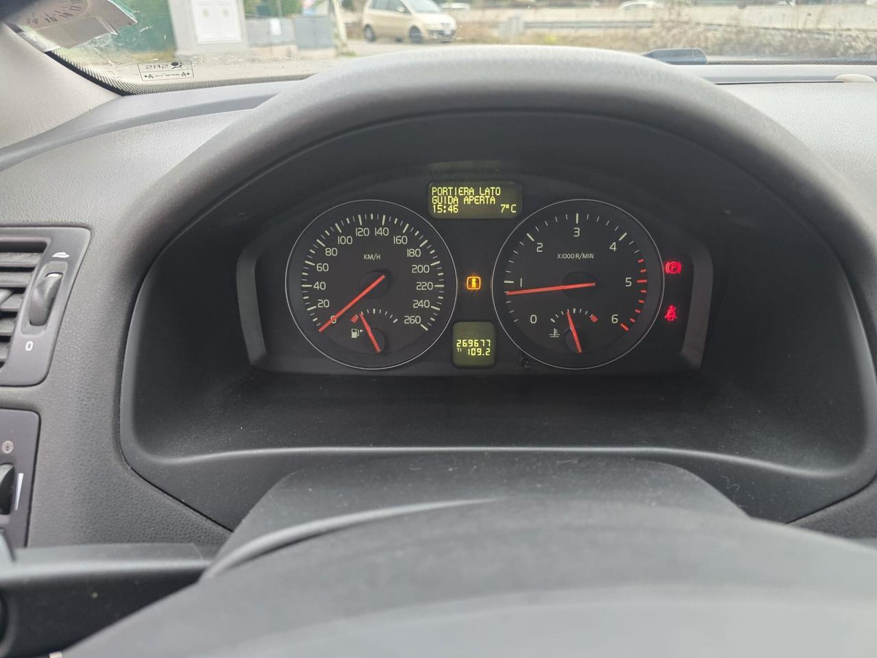 VOLVO V50 D2 R-DESIGN 1.6 DIESEL 114CV NEOPATENTATI EURO5