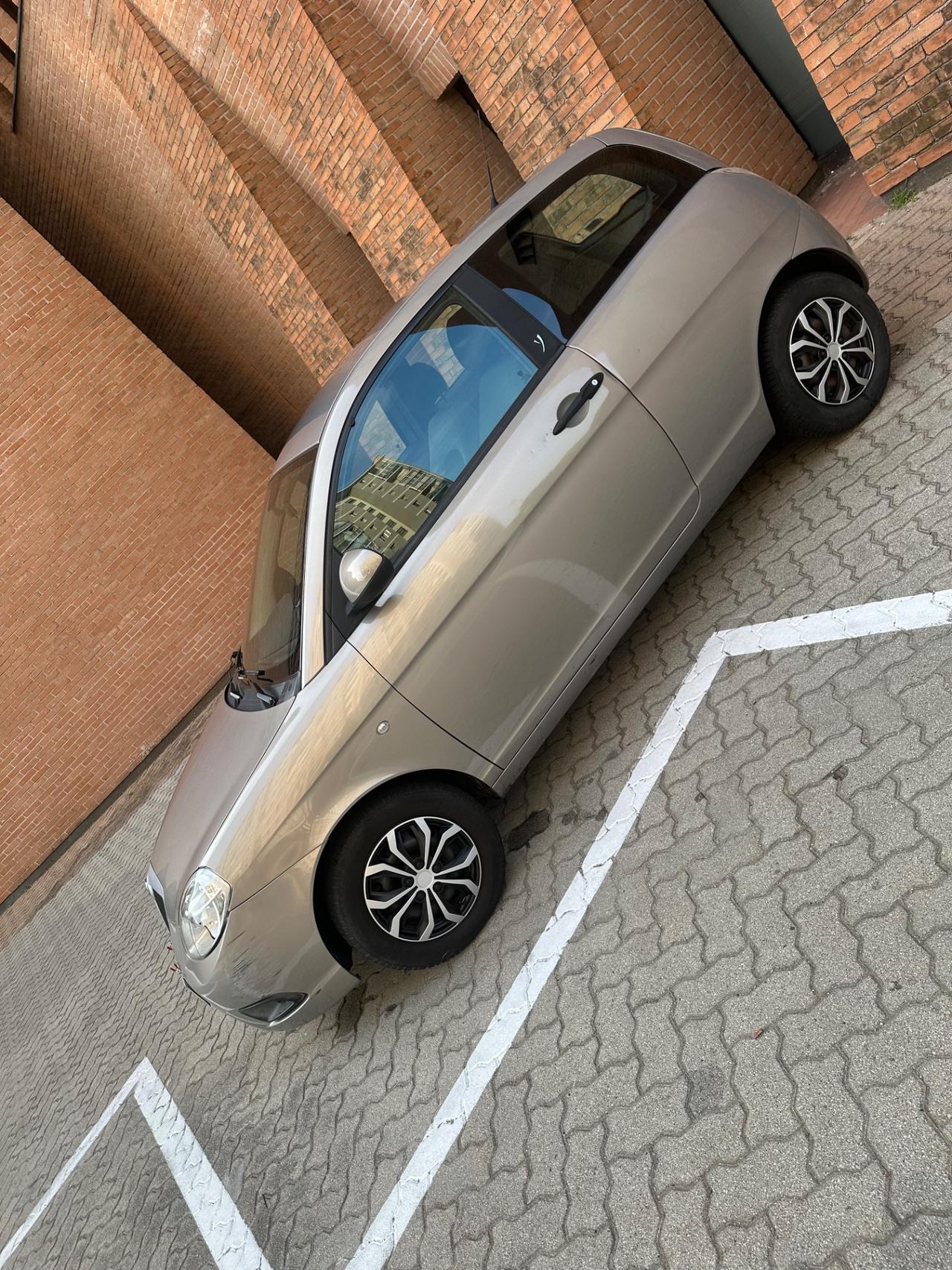 Lancia Ypsilon 1.2 69 CV Platinum