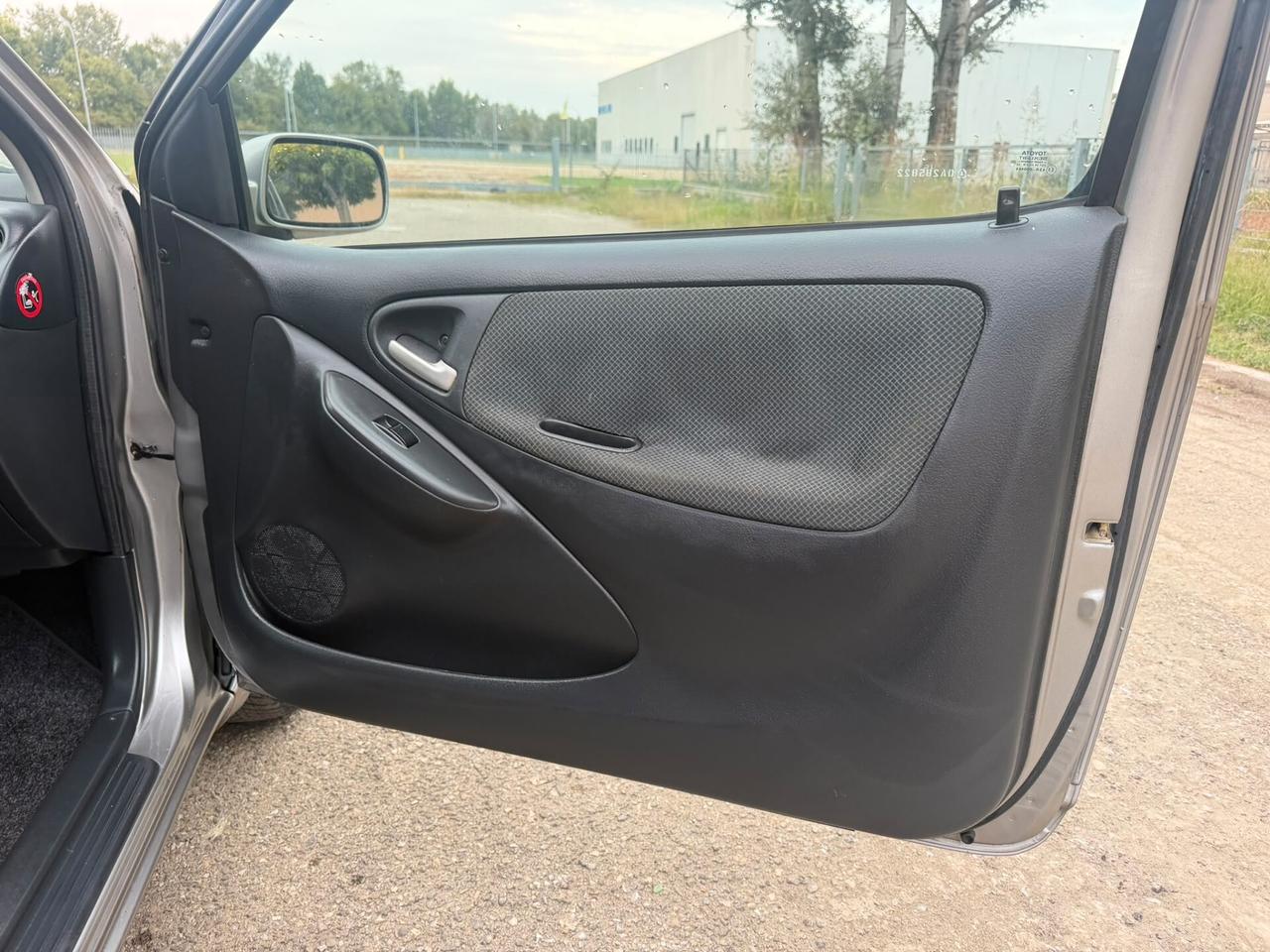 Toyota Yaris 1.0i 16V cat 3 porte