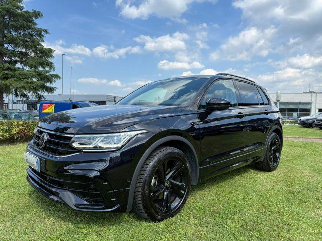 VOLKSWAGEN Tiguan 2.0 TDI 150 CV SCR DSG R-Line NAVI - LED - ACC