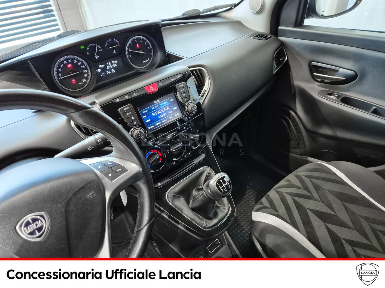 Lancia Ypsilon 1.2 silver 69cv