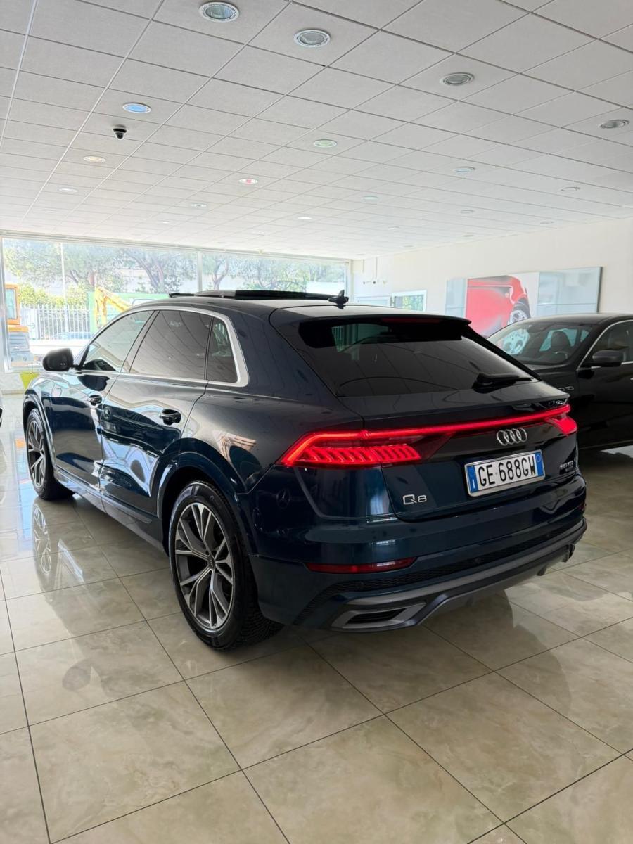 AUDI - Q8 - 50 TDI 286 CV quattro tiptronic Sport