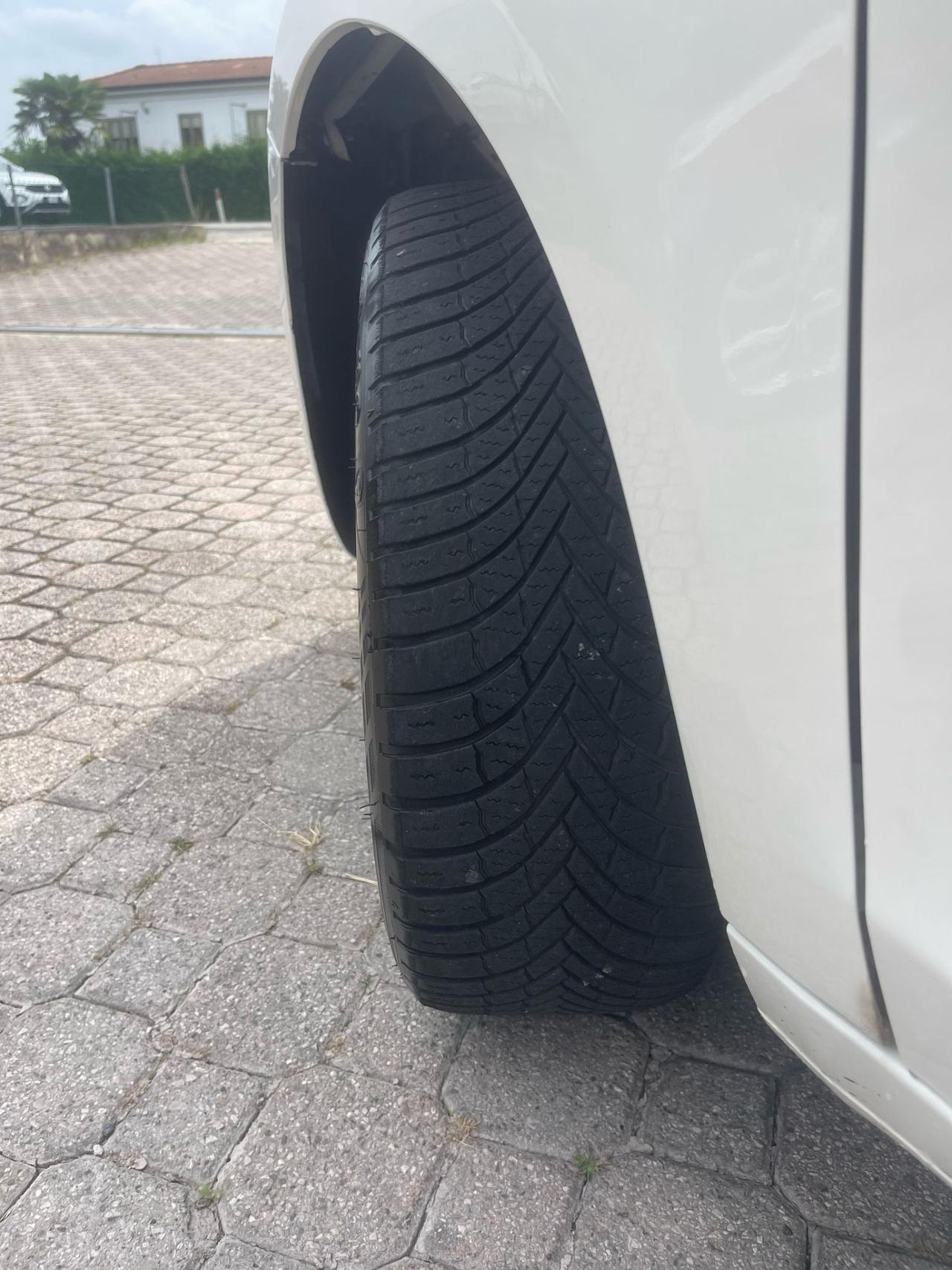 Lancia Ypsilon 1.2 69 CV 5 porte GPL Ecochic Gold