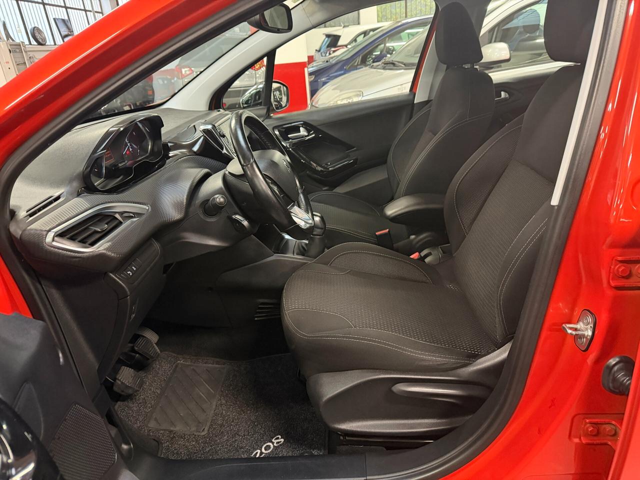 Peugeot 208 PureTech 82 5 porte Allure