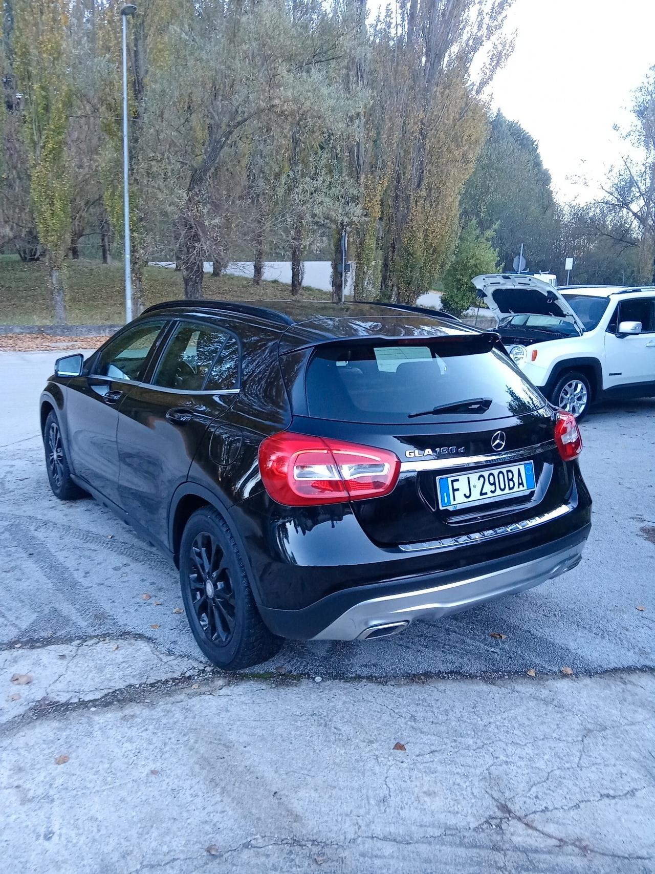 Mercedes-benz GLA 180 d 017