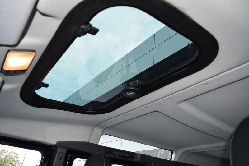 Land Rover Defender Defender 110 2.4 TD4 Station Wagon