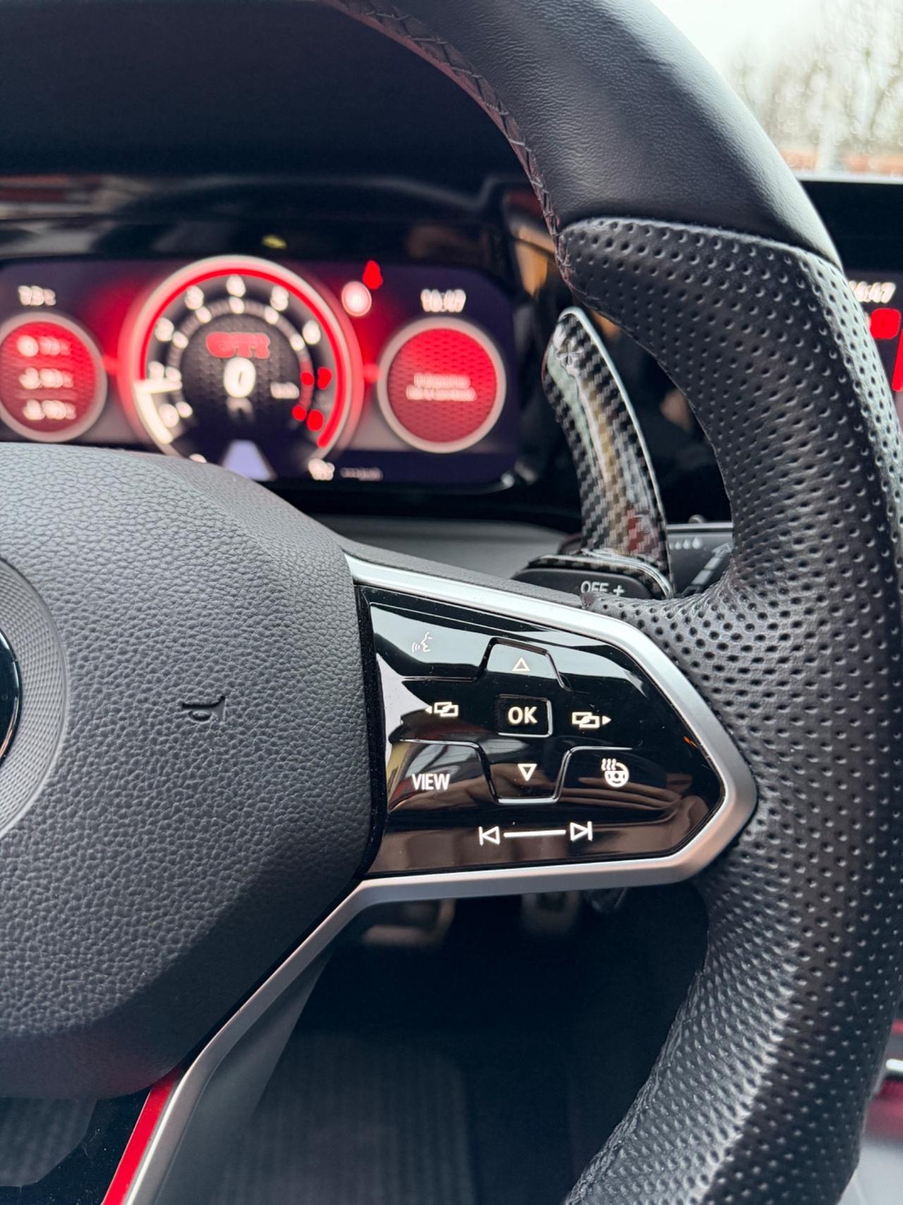 Volkswagen Golf GTI 2.0 TSI TOTAL BLACK