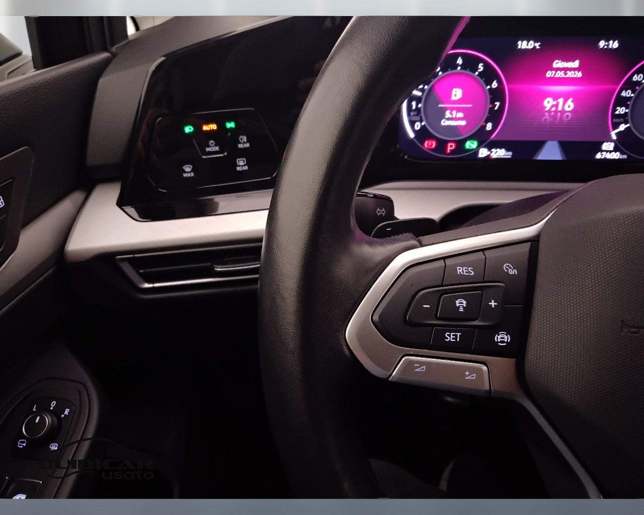 VOLKSWAGEN Golf VIII 2020 - Golf 1.0 etsi evo Life 110cv dsg