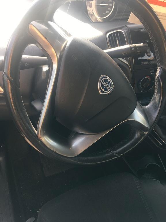 Lancia Ypsilon 0.9 TwinAir 85 CV 5 porte Metano Ecochic Silver