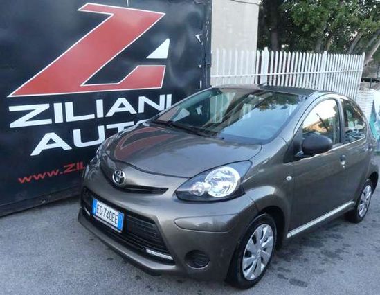 Toyota Aygo 5p 1.0 connect NAVIGATORE..QUALSIASI PROVA