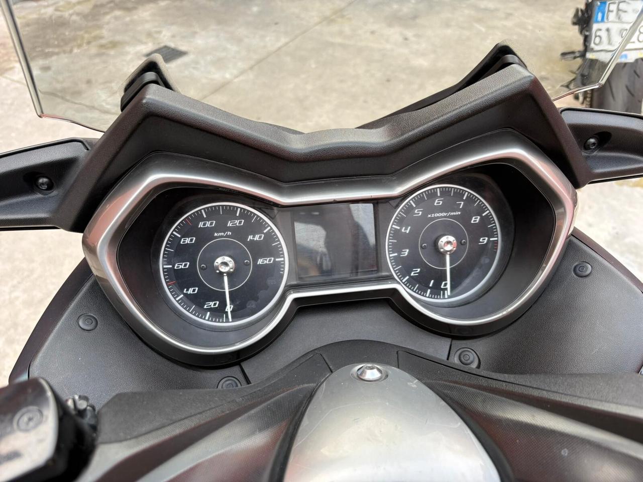 Yamaha X-Max 300 TECH MAX SP